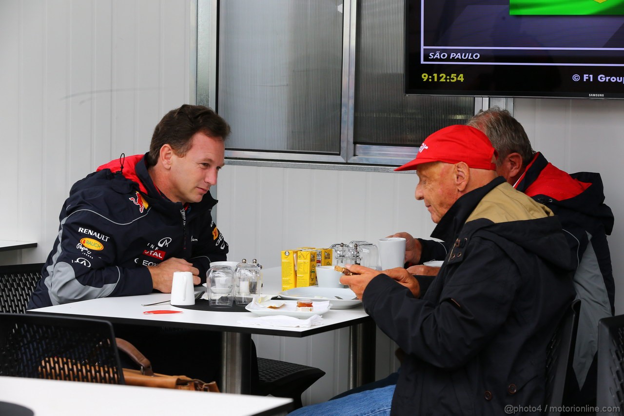 GP BRASILE, 23.11.2013- Christian Horner (GBR), Red Bull Racing, Sporting Director, Nikki Lauda (AU), Mercedes e Helmut Marko (AUT), Red Bull Racing, Red Bull Advisor 