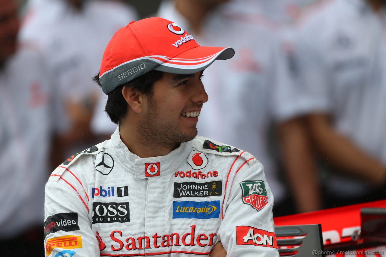 GP BRASILE, 23.11.2013- Prove Libere 3, Sergio Perez (MEX) McLaren MP4-28 