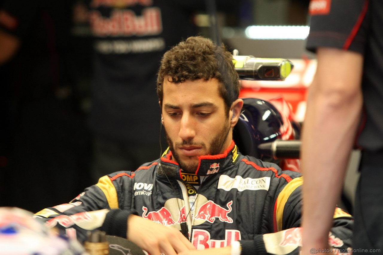GP BRASILE, 23.11.2013- Prove Libere 3, Daniel Ricciardo (AUS) Scuderia Toro Rosso STR8 