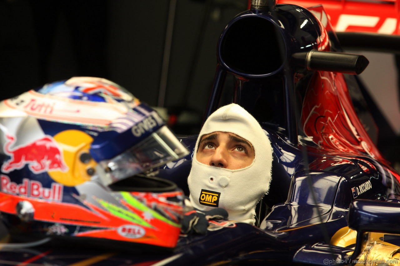 GP BRASILE, 23.11.2013- Prove Libere 3, Daniel Ricciardo (AUS) Scuderia Toro Rosso STR8 