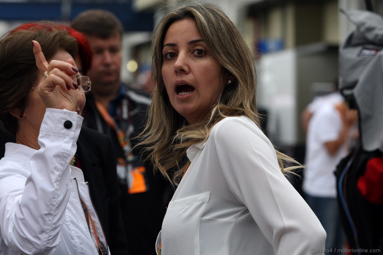GP BRASILE, 23.11.2013- Prove Libere 3, Raffaela Bassi (BRA), wife of Felipe Massa (BRA) 