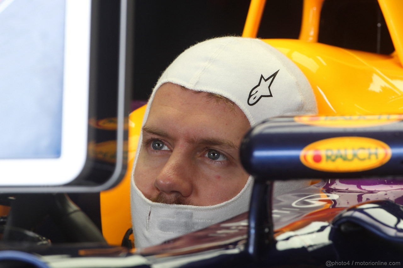 GP BRASILE, 23.11.2013- Prove Libere 3, Sebastian Vettel (GER) Red Bull Racing RB9 