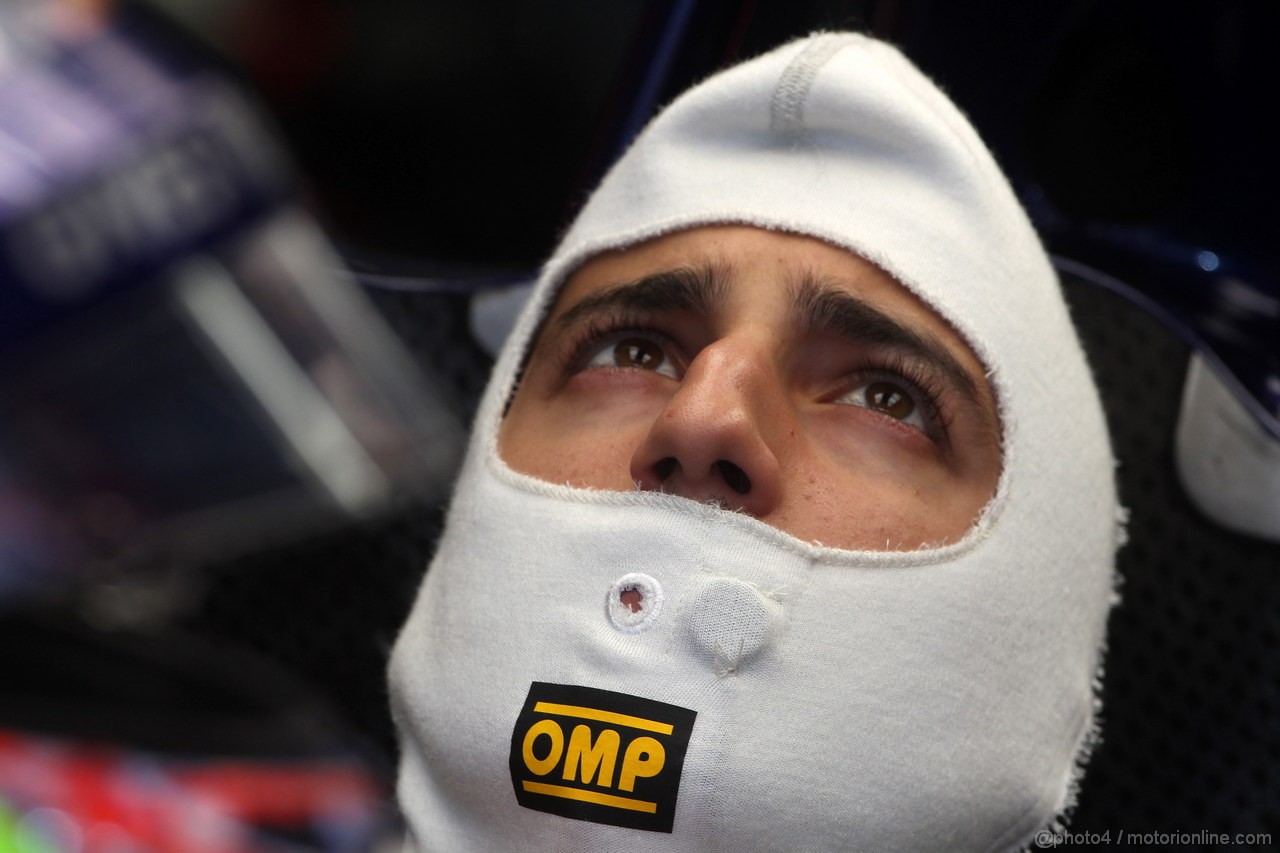 GP BRASILE, 23.11.2013- Prove Libere 3, Daniel Ricciardo (AUS) Scuderia Toro Rosso STR8 