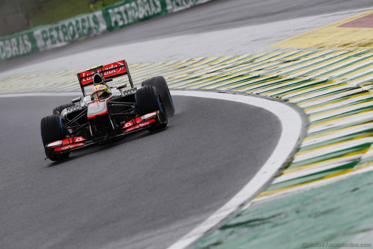 GP BRASILE, 23.11.2013- Prove Libere 3, Sergio Perez (MEX) McLaren MP4-28 