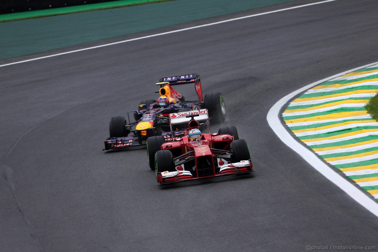 GP BRASILE, 23.11.2013- Qualifiche, Fernando Alonso (ESP) Ferrari F138 davanti a Mark Webber (AUS) Red Bull Racing RB9
