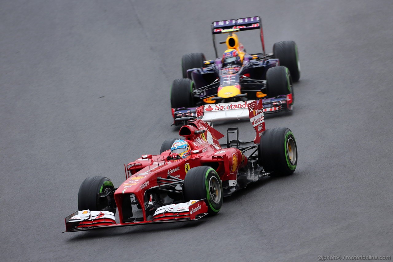 GP BRASILE, 23.11.2013- Qualifiche, Fernando Alonso (ESP) Ferrari F138 davanti a Mark Webber (AUS) Red Bull Racing RB9 