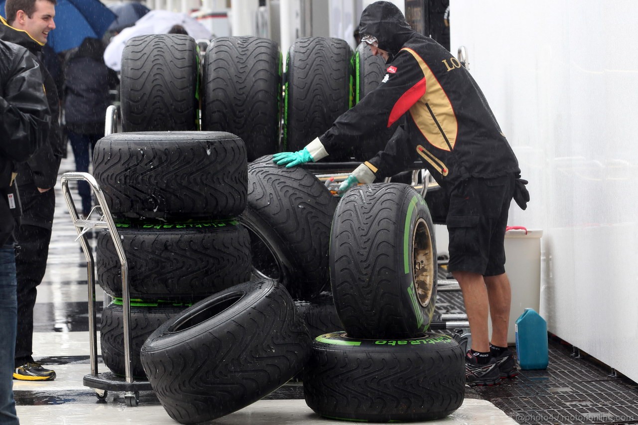 GP BRASILE, 23.11.2013- Qualifiche, Pirelli Tyres