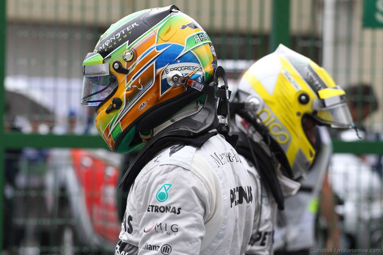 GP BRASILE, 23.11.2013- Qualifiche, Lewis Hamilton (GBR) Mercedes AMG F1 W04 e Nico Rosberg (GER) Mercedes AMG F1 W04 