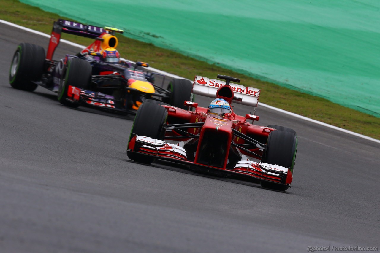 GP BRASILE, 23.11.2013- Qualifiche, Fernando Alonso (ESP) Ferrari F138 e Mark Webber (AUS) Red Bull Racing RB9 