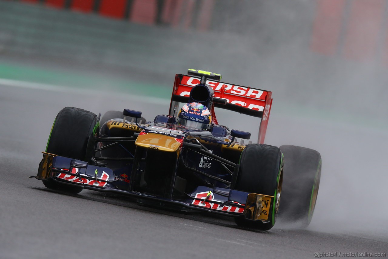 GP BRASILE, 23.11.2013- Qualifiche, Daniel Ricciardo (AUS) Scuderia Toro Rosso STR8 