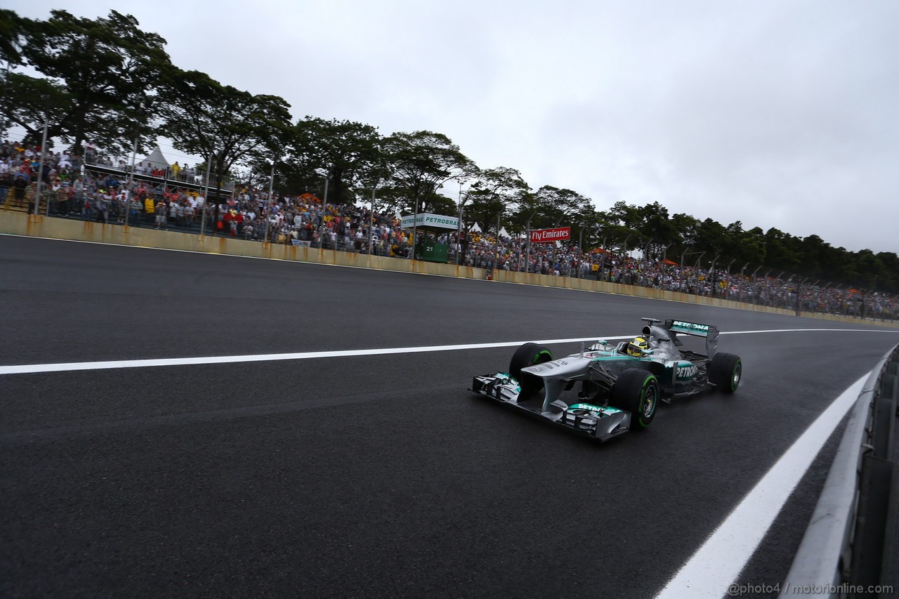 GP BRASILE, 23.11.2013- Qualifiche, Nico Rosberg (GER) Mercedes AMG F1 W04 