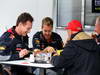 GP BRASILE, 23.11.2013- Christian Horner (GBR), Red Bull Racing, Sporting Director, Sebastian Vettel (GER) Red Bull Racing RB9, Nikki Lauda (AU), Mercedes e Helmut Marko (AUT), Red Bull Racing, Red Bull Advisor