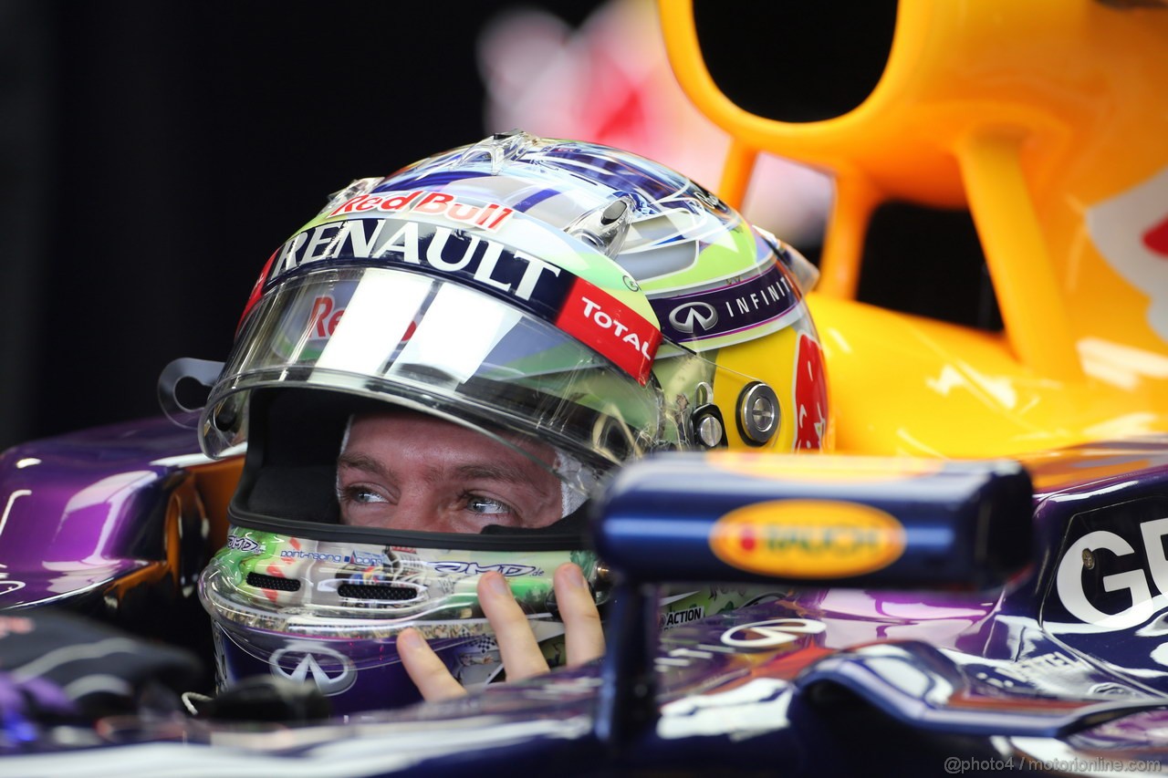 GP BRASILE, 22.11.2013- Prove Libere 1, Sebastian Vettel (GER) Red Bull Racing RB9 