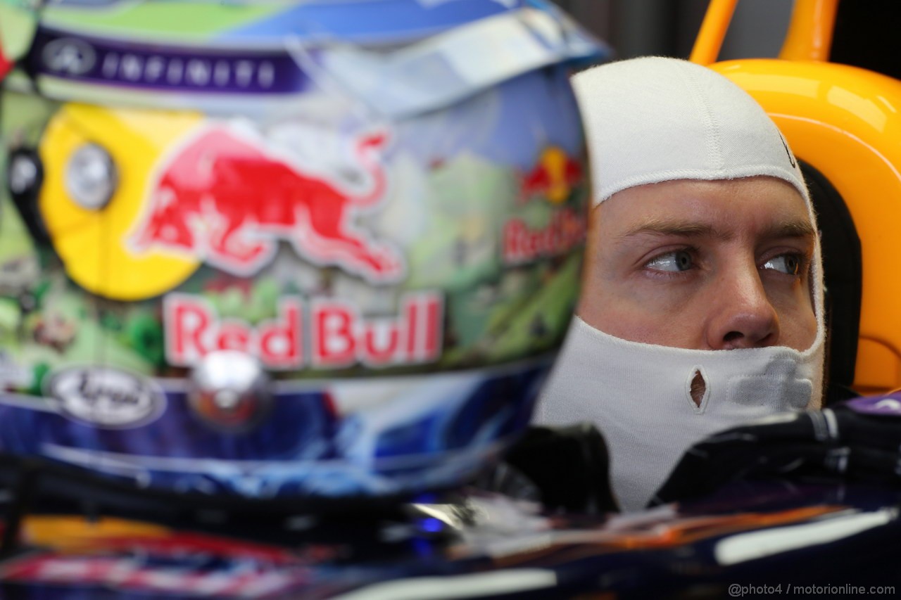 GP BRASILE, 22.11.2013- Prove Libere 1, Sebastian Vettel (GER) Red Bull Racing RB9 