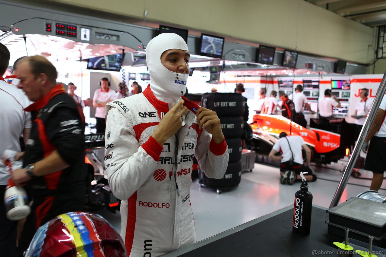 GP BRASILE, 22.11.2013- Prove Libere 1, Rodolfo Gonzalez (VEN) Test Driver Marussia F1 Team MR02