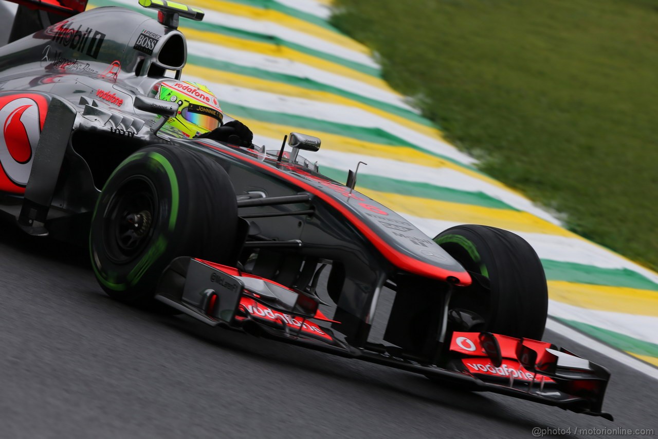 GP BRASILE, 22.11.2013- Prove Libere 1, Sergio Perez (MEX) McLaren MP4-28 