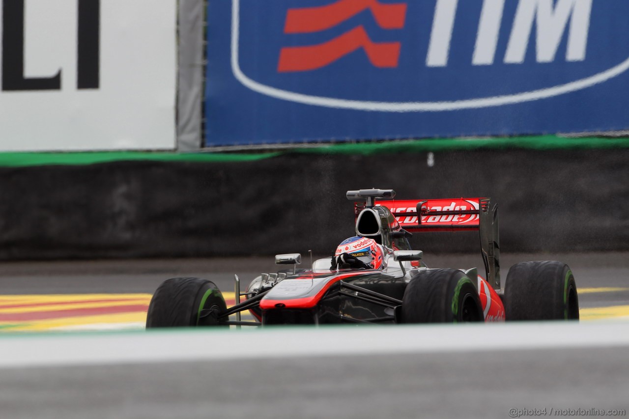 GP BRASILE, 22.11.2013- Prove Libere 1, Jenson Button (GBR) McLaren Mercedes MP4-28 