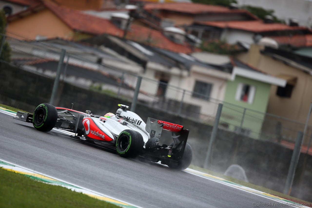 GP BRASILE, 22.11.2013- Prove Libere 1, Sergio Perez (MEX) McLaren MP4-28 