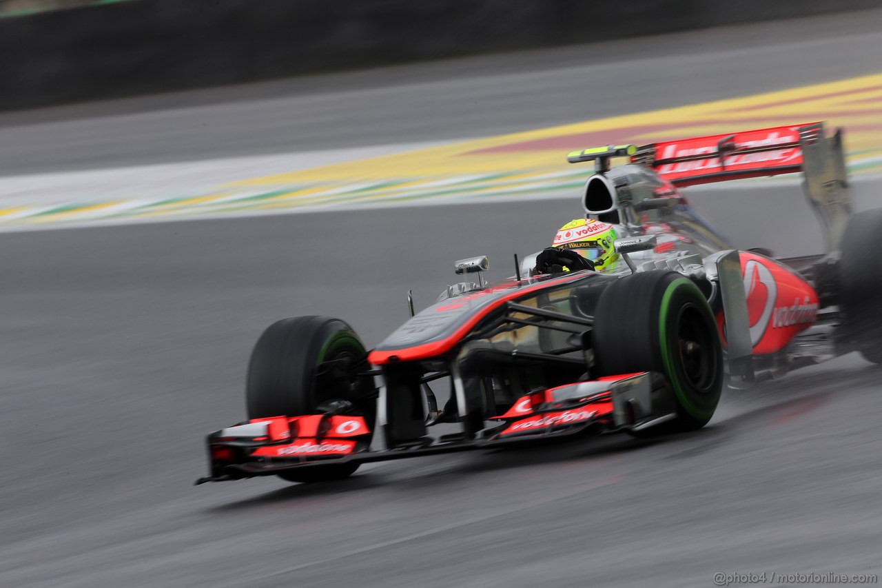 GP BRASILE, 22.11.2013- Prove Libere 2, Sergio Perez (MEX) McLaren MP4-28 