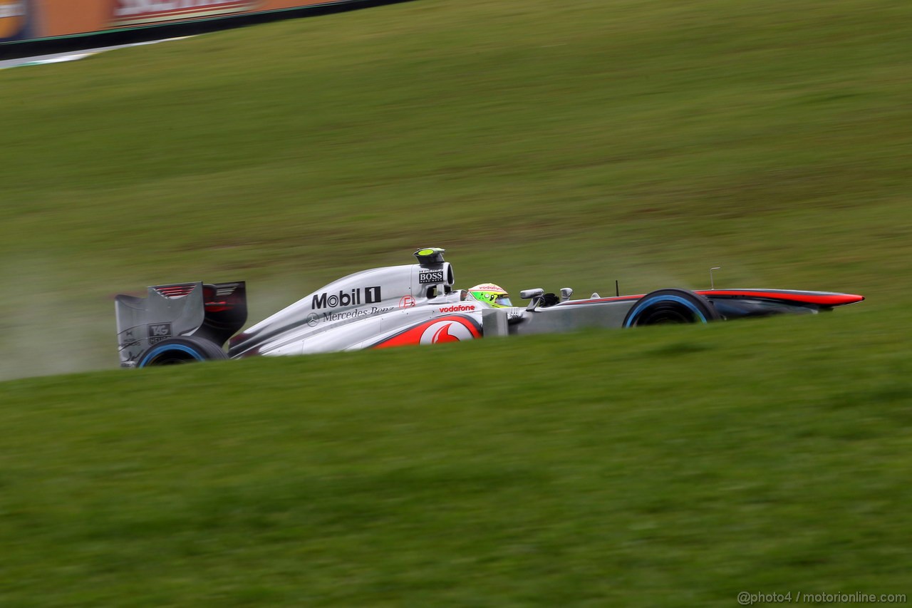GP BRASILE, 22.11.2013- Prove Libere 2, Sergio Perez (MEX) McLaren MP4-28 