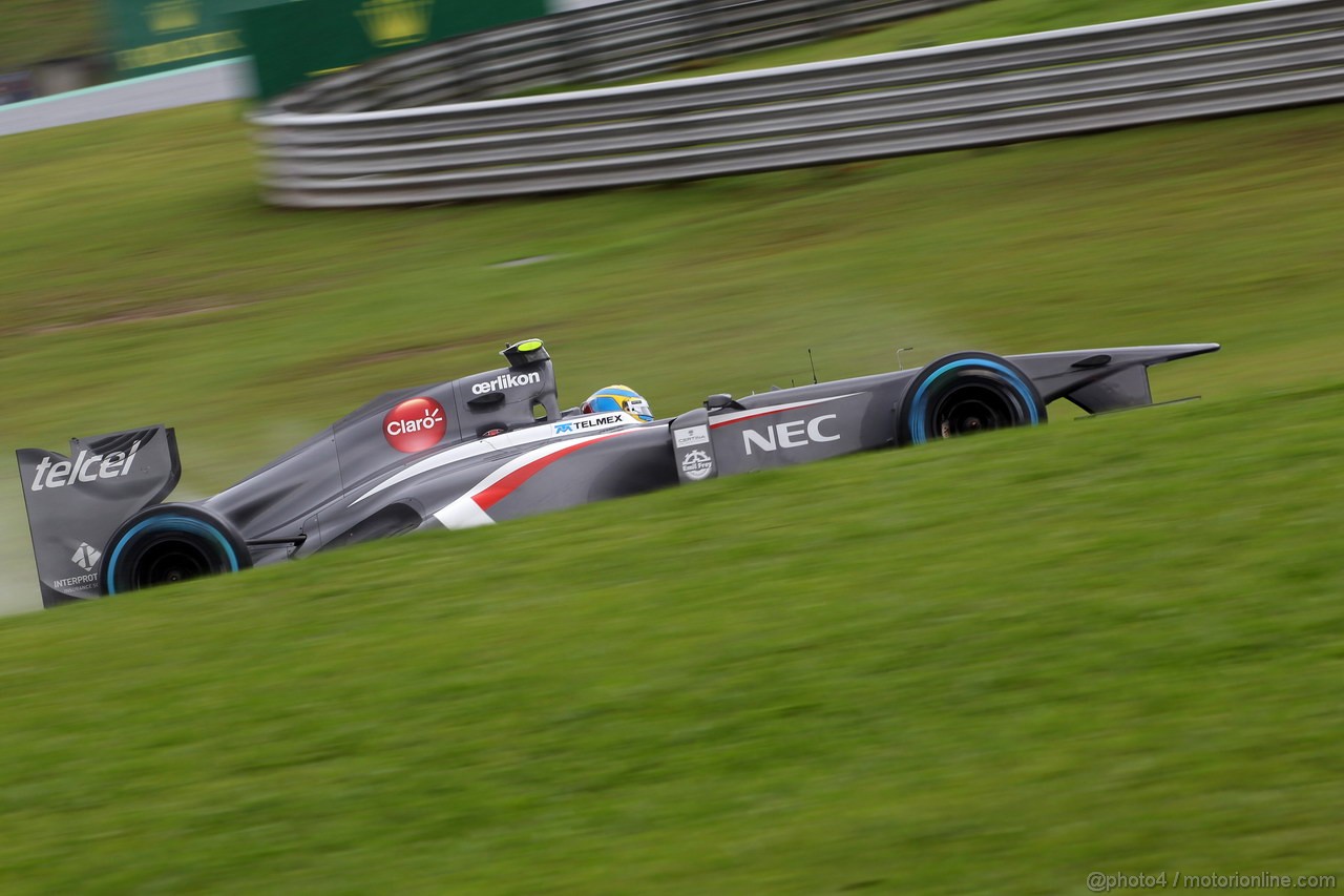 GP BRASILE, 22.11.2013- Prove Libere 2, Esteban Gutierrez (MEX), Sauber F1 Team C32 