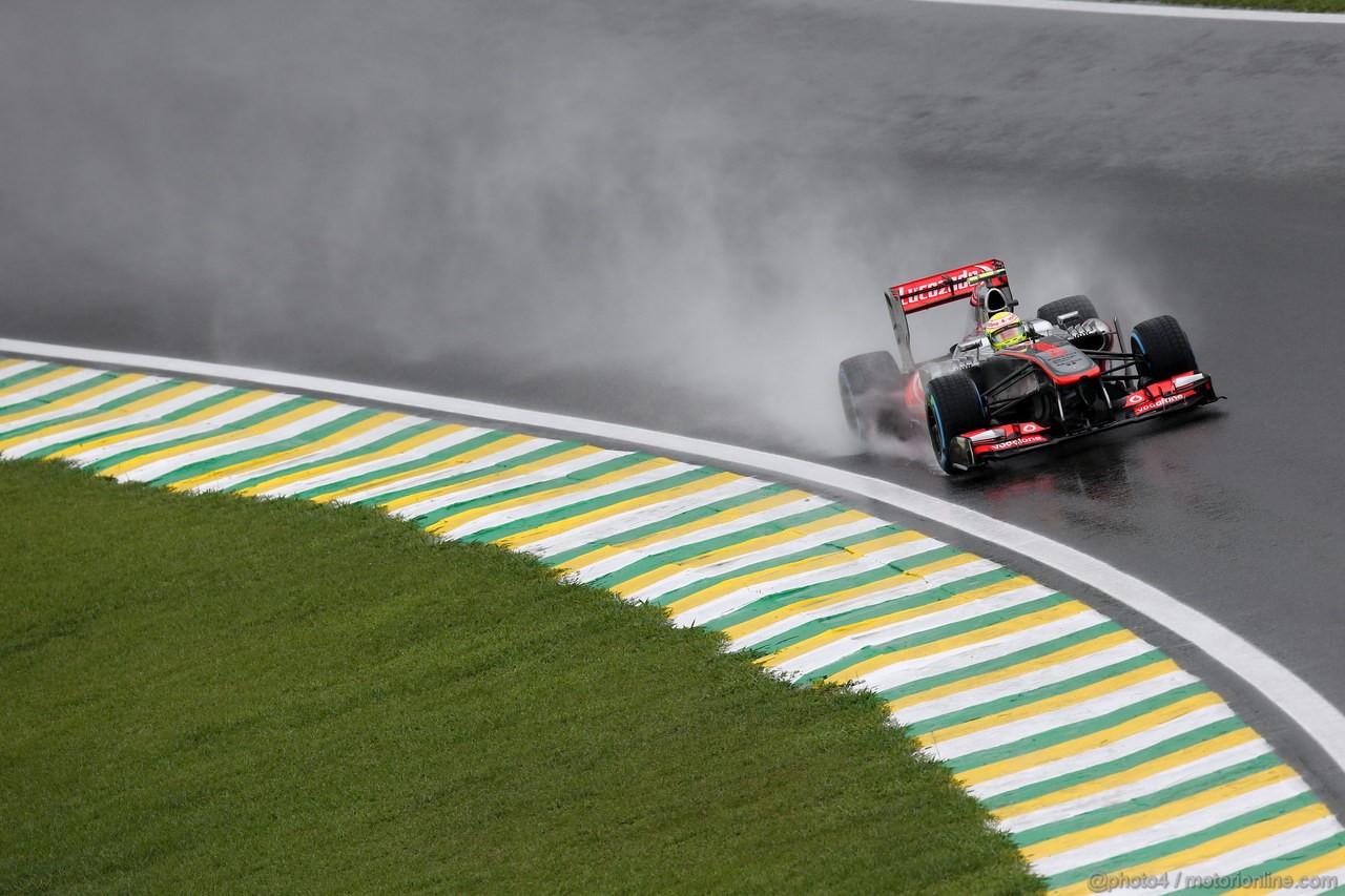 GP BRASILE, 22.11.2013- Prove Libere 2, Sergio Perez (MEX) McLaren MP4-28 