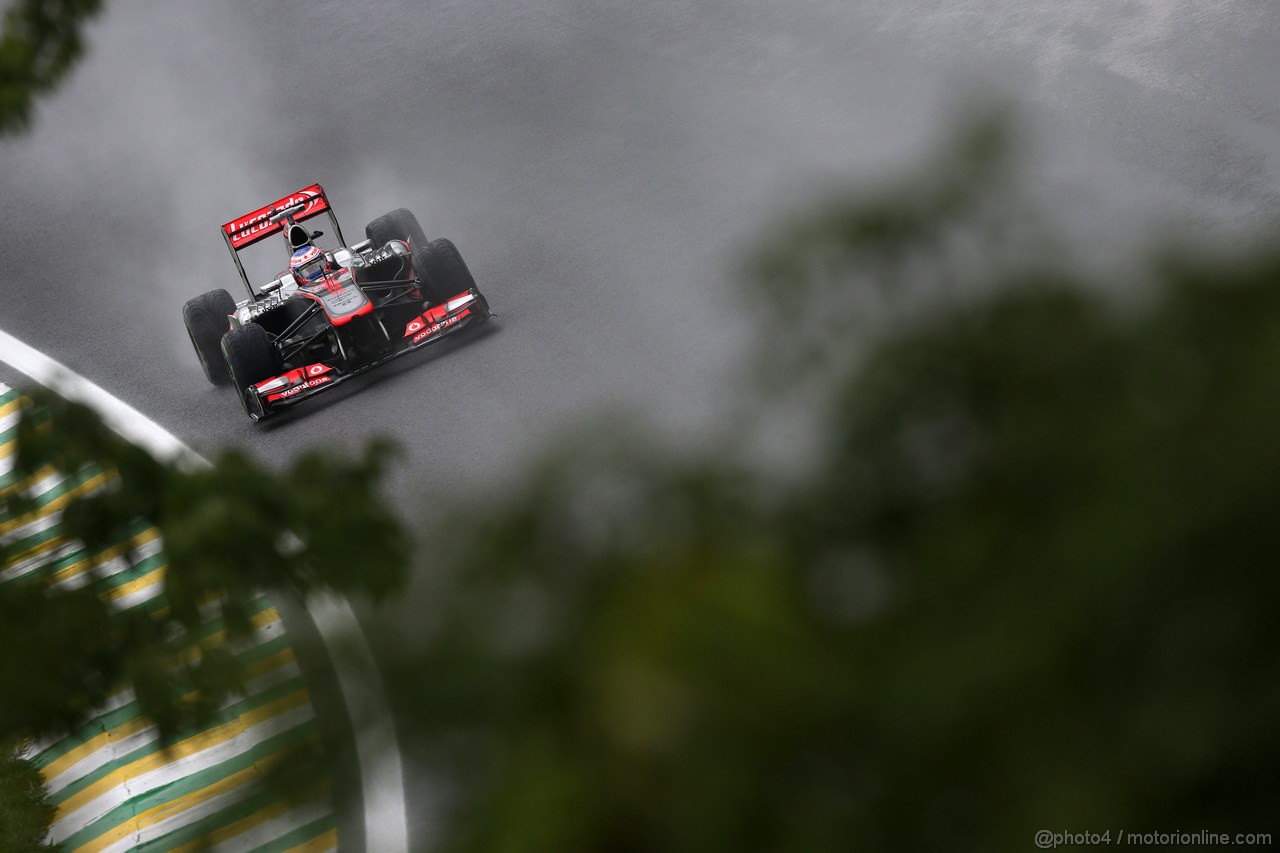 GP BRASILE, 22.11.2013- Prove Libere 2, Jenson Button (GBR) McLaren Mercedes MP4-28 