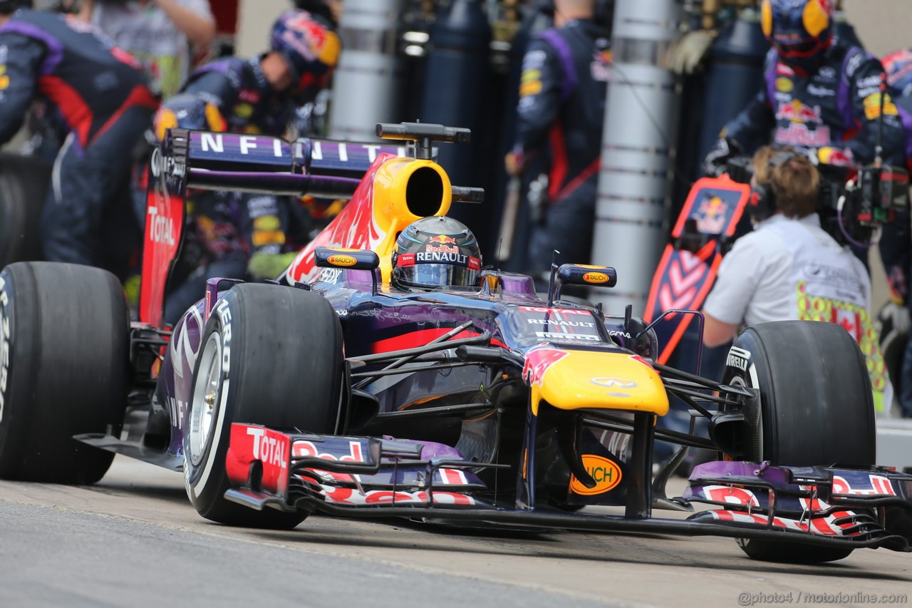 GP CANADA, 09.06.2013- Gara, Sebastian Vettel (GER) Red Bull Racing RB9 pit stop