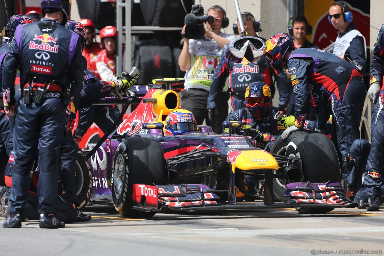 GP CANADA, 09.06.2013- Gara, Mark Webber (AUS) Red Bull Racing RB9 pit stop