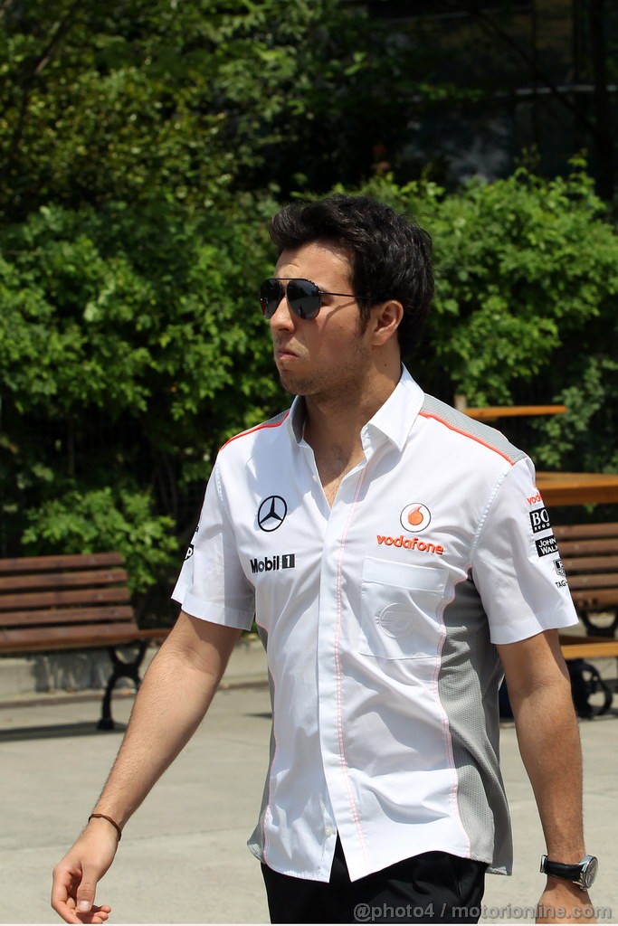 GP CINA, 14.04.2013- Sergio Perez (MEX) McLaren MP4-28 