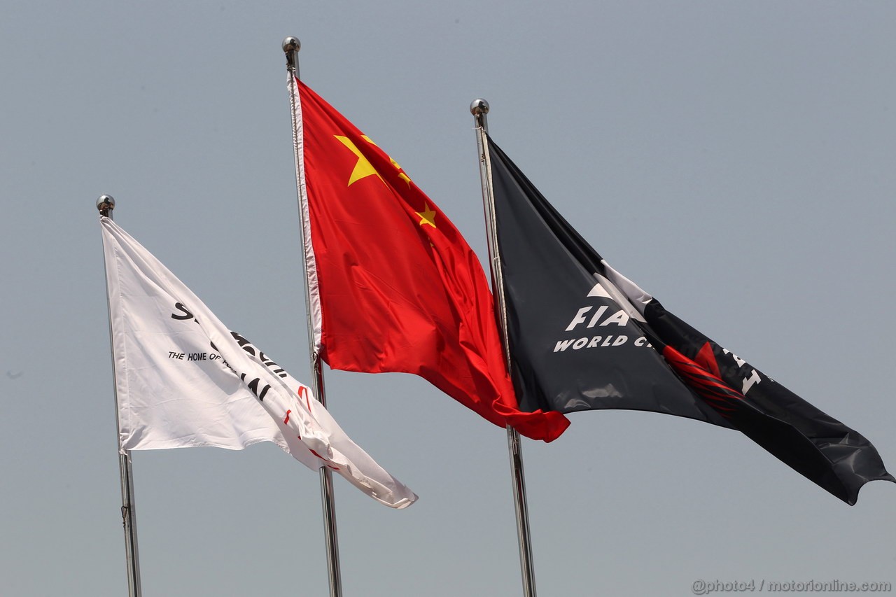 GP CINA, 14.04.2013- Flags