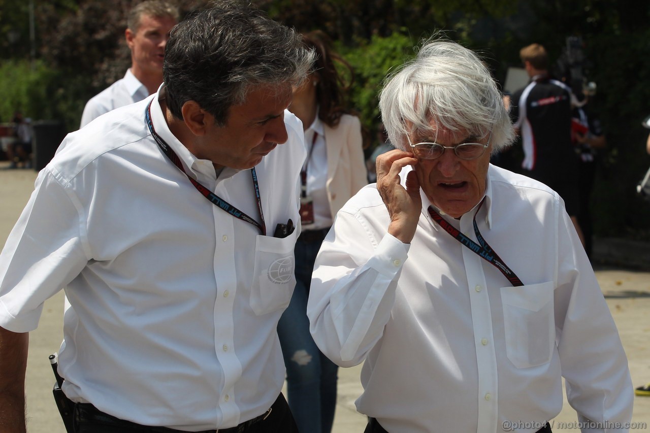GP CINA, 14.04.2013- Pasquale Lattuneddu (ITA), FOM e Bernie Ecclestone (GBR), President e CEO of Formula One Management  