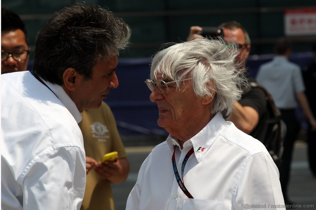 GP CINA, 14.04.2013- Pasquale Lattuneddu (ITA), FOM e Bernie Ecclestone (GBR), President e CEO of Formula One Management  