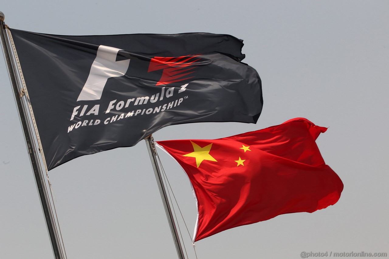 GP CINA, 14.04.2013- Flags