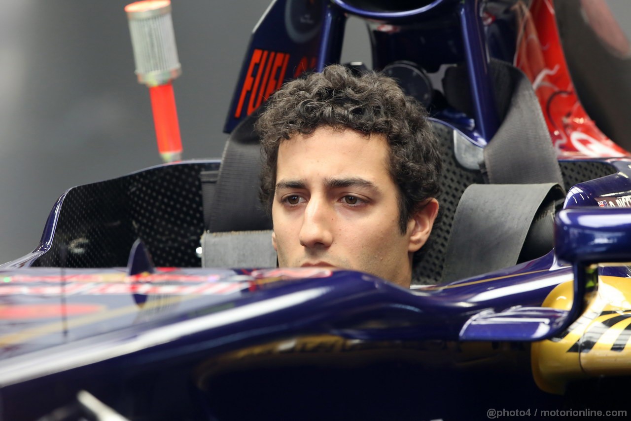 GP CINA, 14.04.2013- Daniel Ricciardo (AUS) Scuderia Toro Rosso STR8 