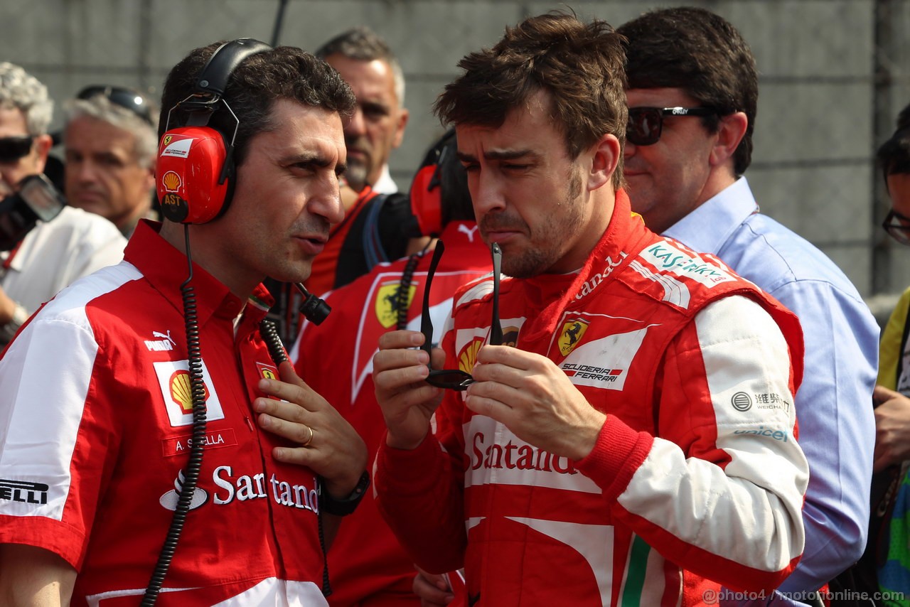 GP CINA, 14.04.2013- Gara, Andrea Stella (ITA) Ferrari race Engineer e Fernando Alonso (ESP) Ferrari F138