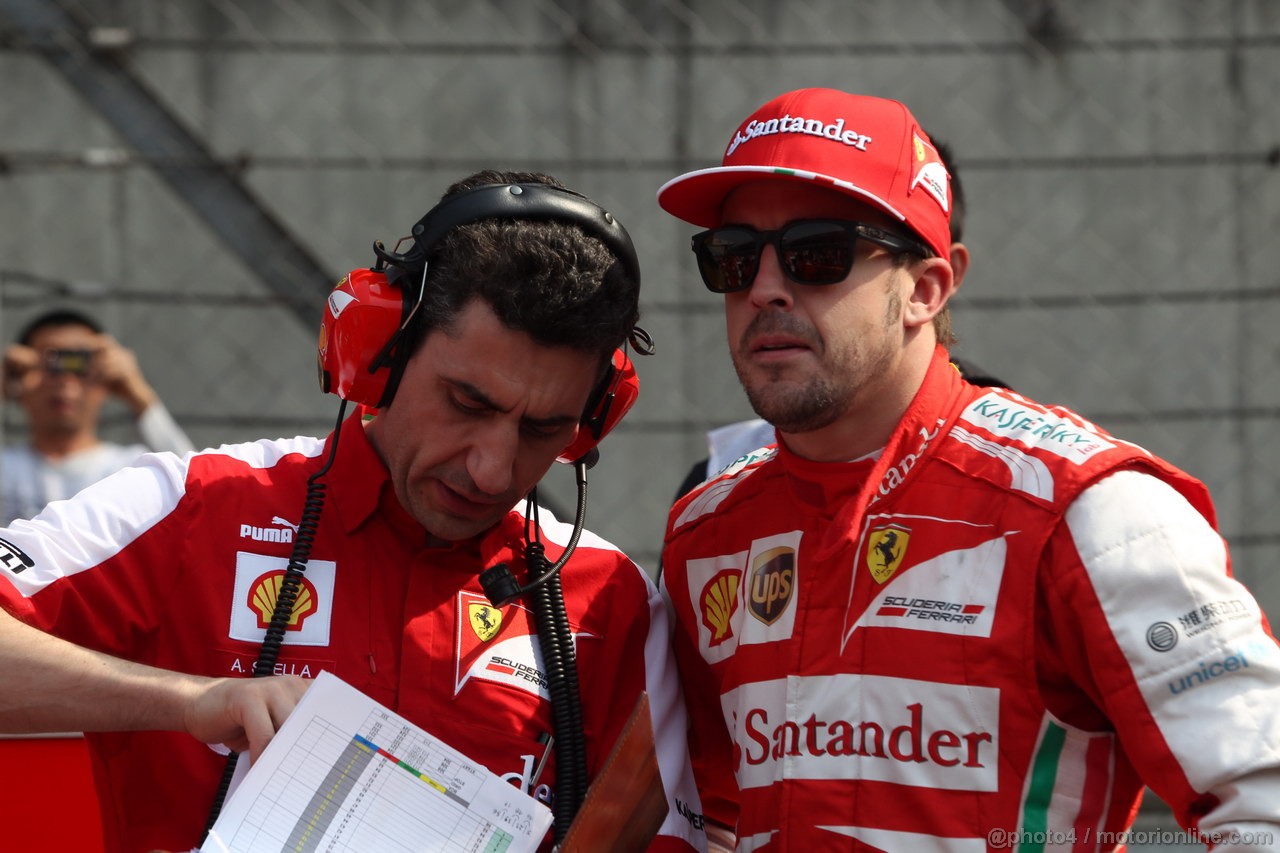 GP CINA, 14.04.2013- Gara, Andrea Stella (ITA) Ferrari race Engineer e Fernando Alonso (ESP) Ferrari F138 