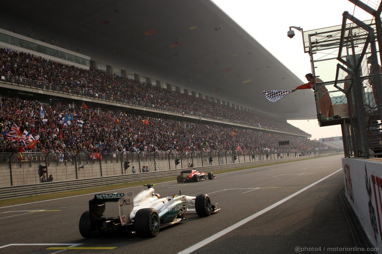 GP CINA, 14.04.2013- Gara, Lewis Hamilton (GBR) Mercedes AMG F1 W04 