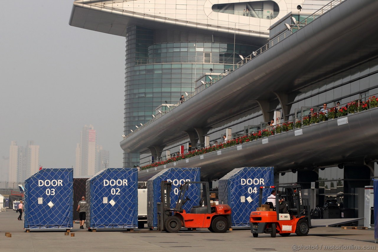 GP CINA, 14.04.2013- Gara, Paddock after the race