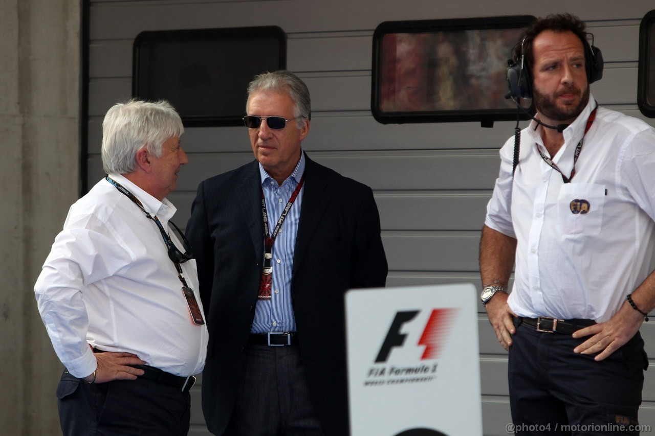 GP CINA, 14.04.2013- Gara, Piero Ferrari (ITA) Vice-President Ferrari e Matteo Bonciani (ITA), F1 Head of Communications 