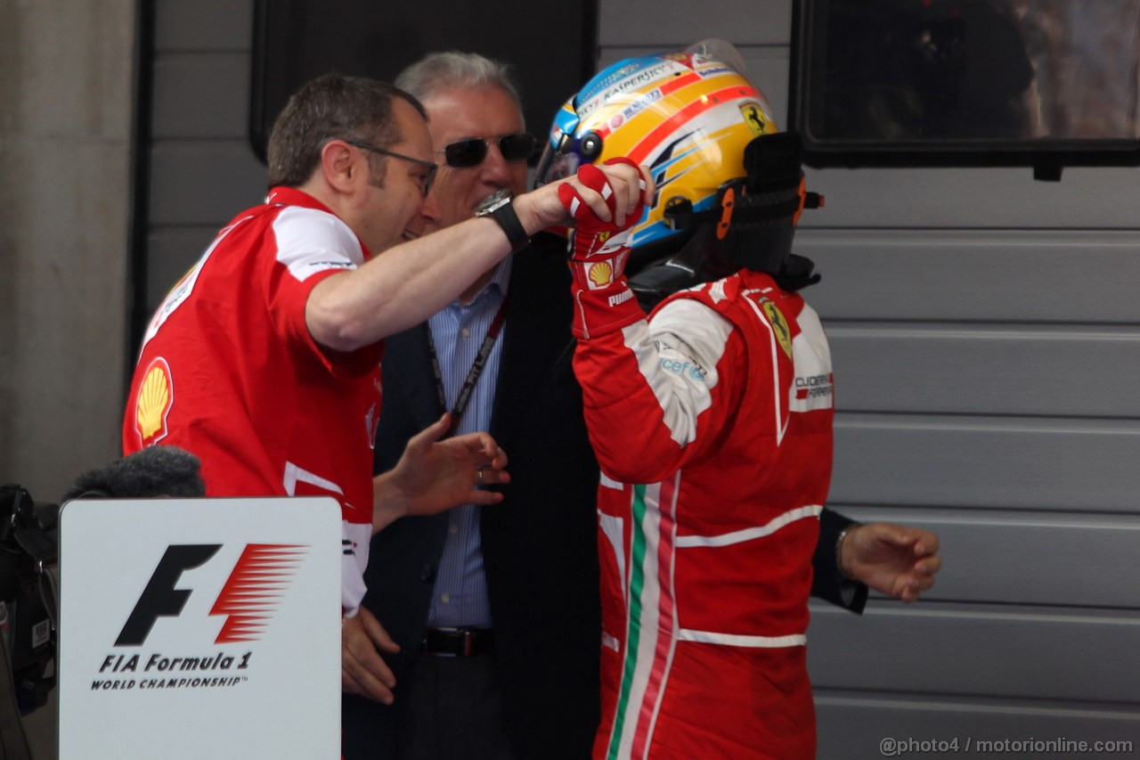 GP CINA, 14.04.2013- Gara, Stefano Domenicali (ITA), Team Principal, Piero Ferrari (ITA) Vice-President Ferrari e Fernando Alonso (ESP) Ferrari F138 vincitore 