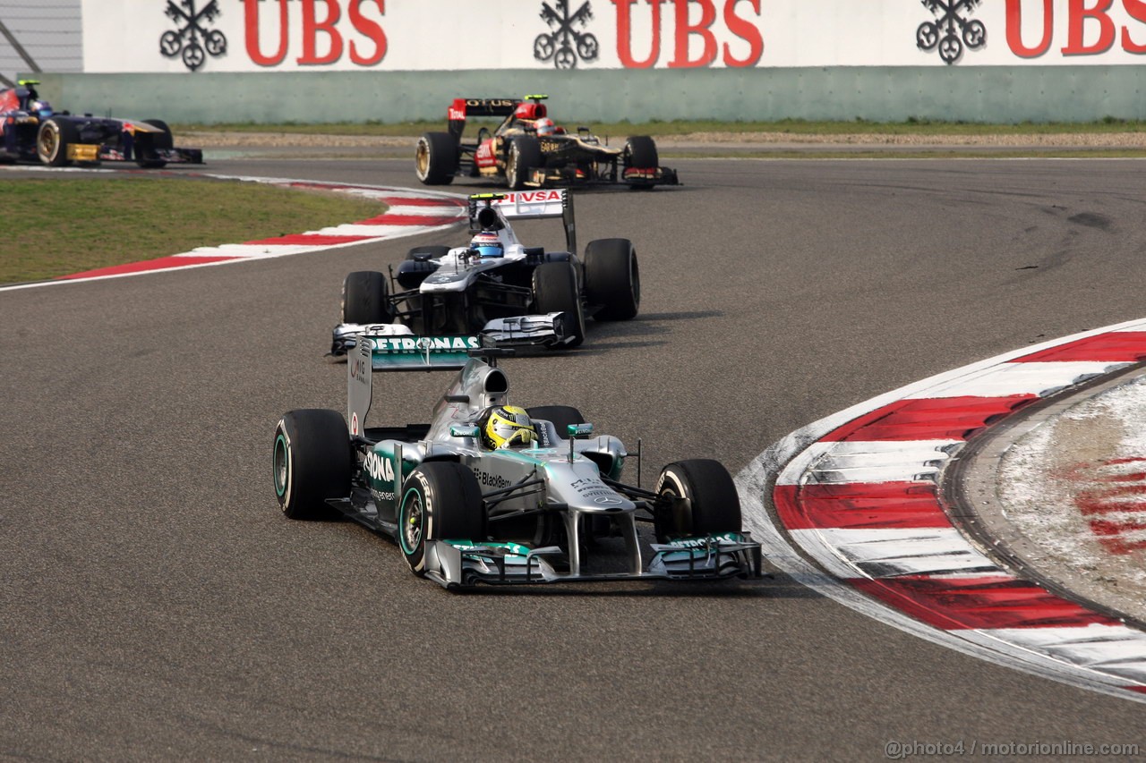 GP CINA, 14.04.2013- Gara,Nico Rosberg (GER) Mercedes AMG F1 W04 davanti a Valtteri Bottas (FIN), Williams F1 Team FW35 