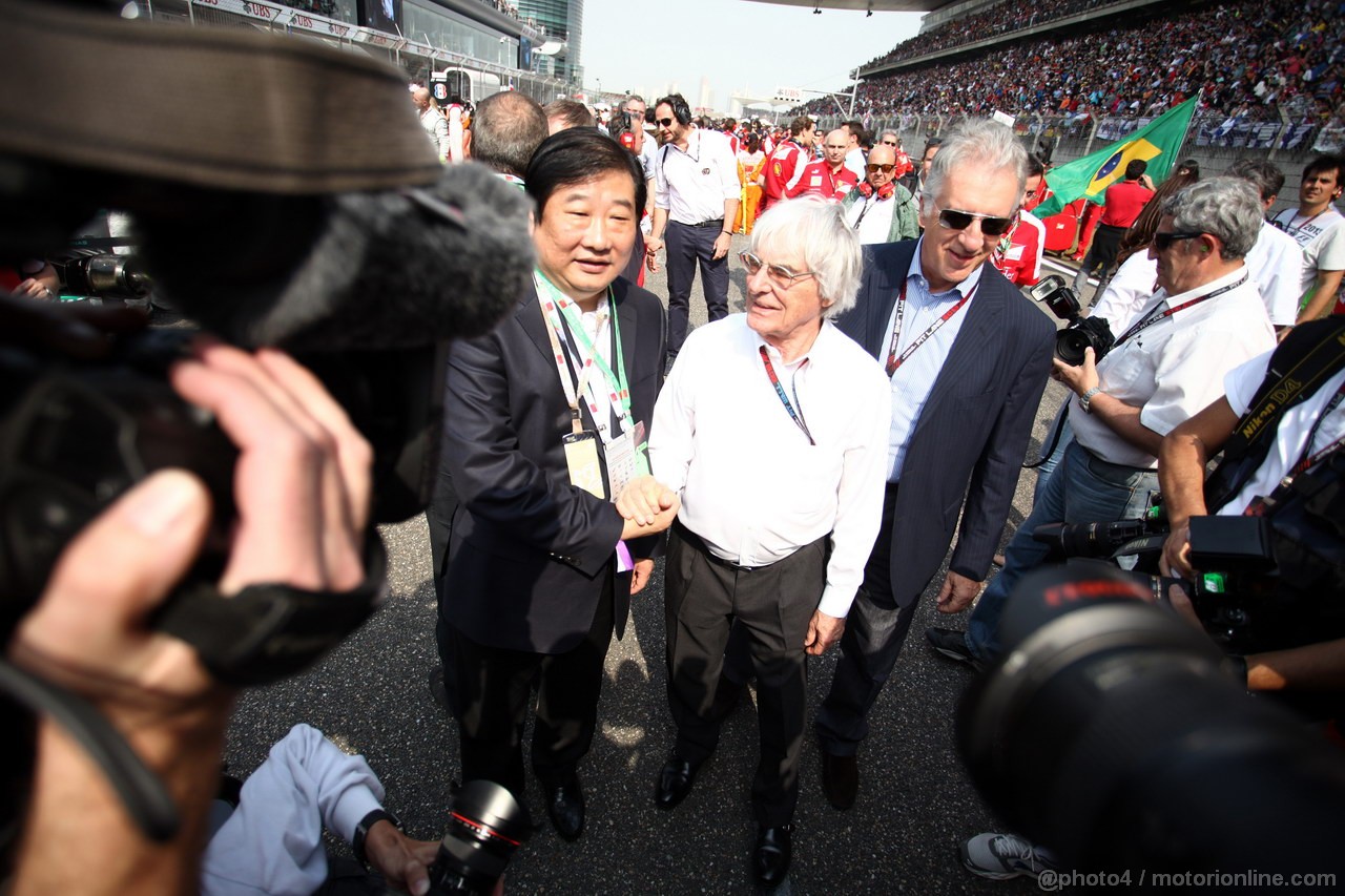 GP CINA, 14.04.2013- Gara, Bernie Ecclestone (GBR), President e CEO of Formula One Management  e Piero Ferrari (ITA) Vice-President Ferrari