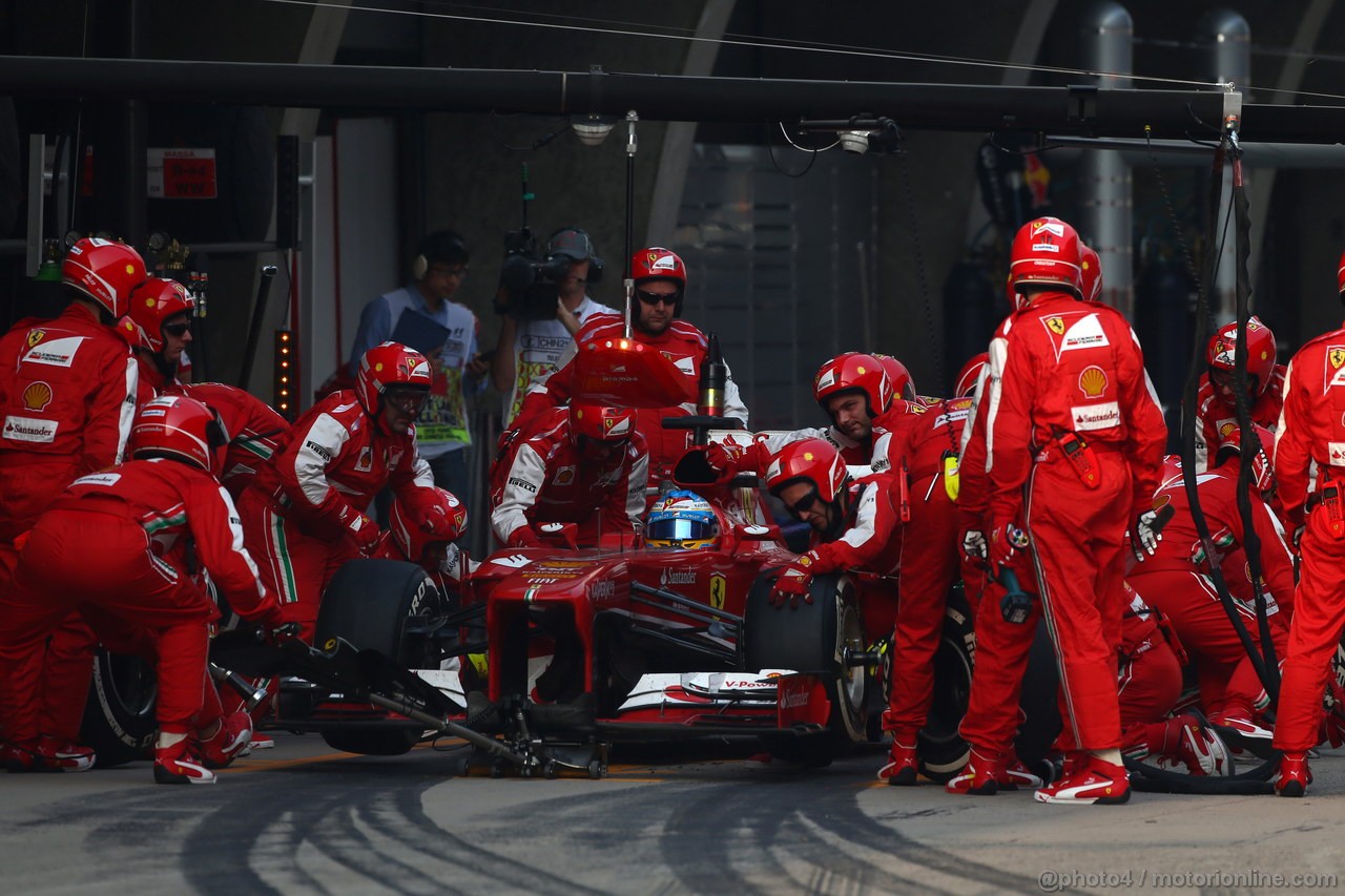 GP CINA, 14.04.2013- Gara, Pit stop, Fernando Alonso (ESP) Ferrari F138