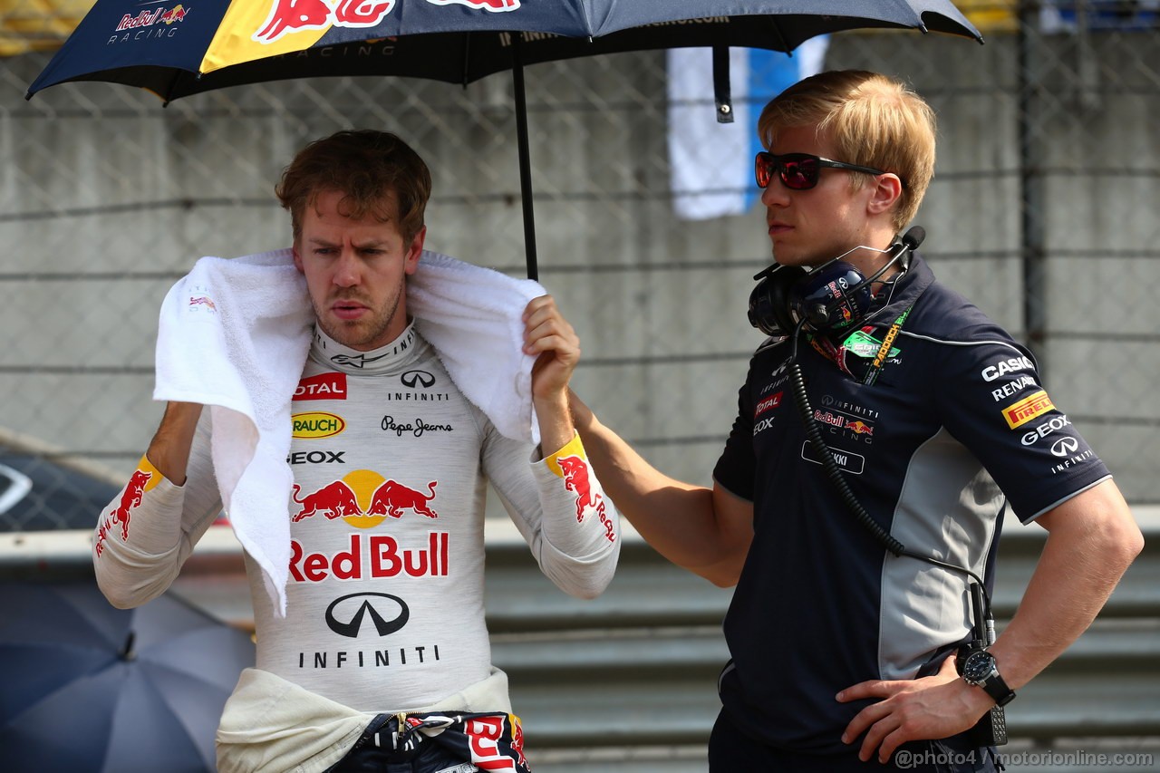 GP CINA, 14.04.2013- Gara, Sebastian Vettel (GER) Red Bull Racing RB9 