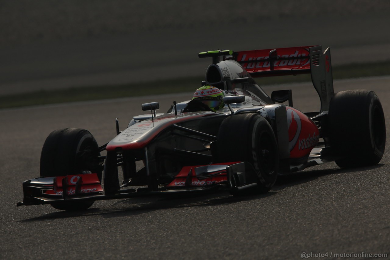 GP CINA, 14.04.2013- Gara, Sergio Perez (MEX) McLaren MP4-28 