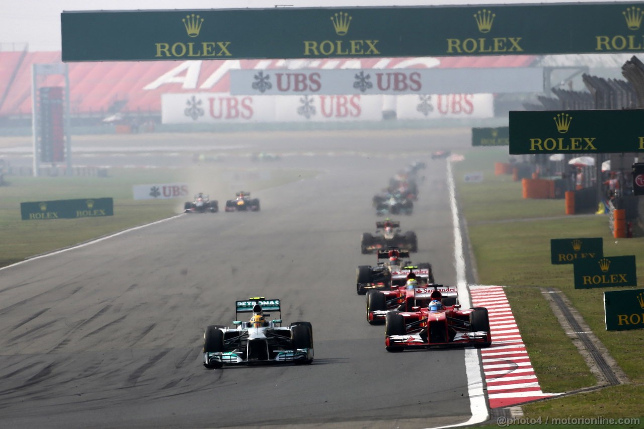 GP CINA, 14.04.2013- Gara, Lewis Hamilton (GBR) Mercedes AMG F1 W04 e Fernando Alonso (ESP) Ferrari F138 