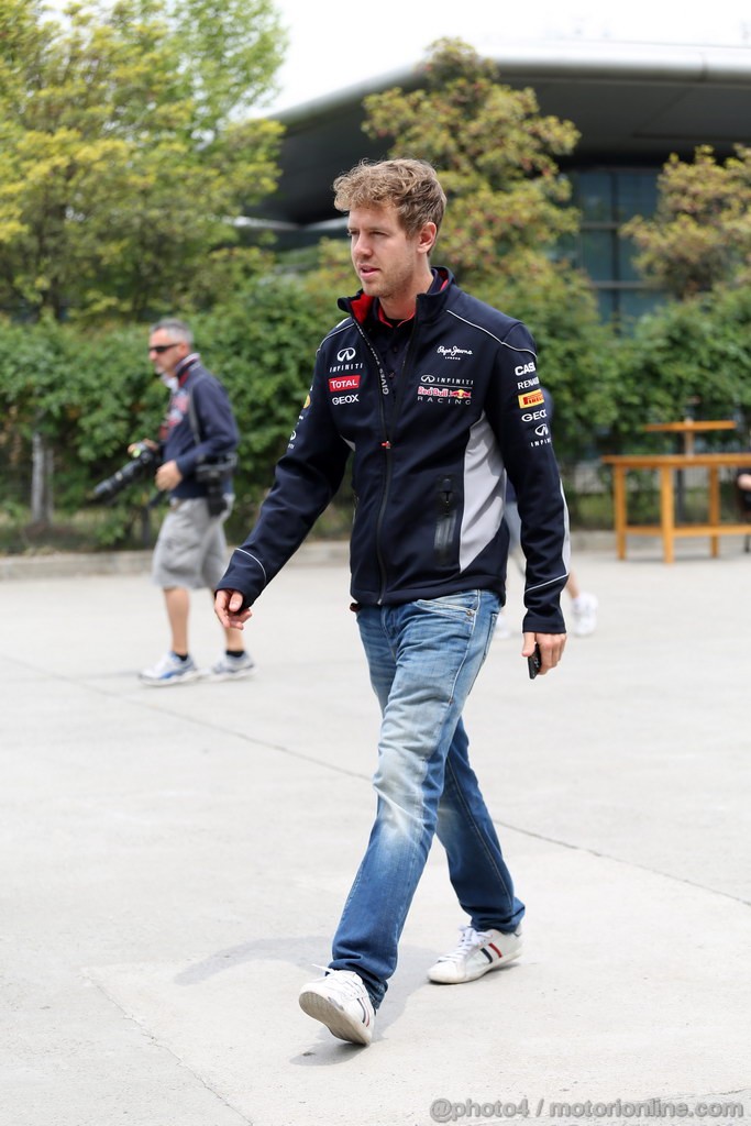 GP CINA, 11.04.2013- Sebastian Vettel (GER) Red Bull Racing RB9