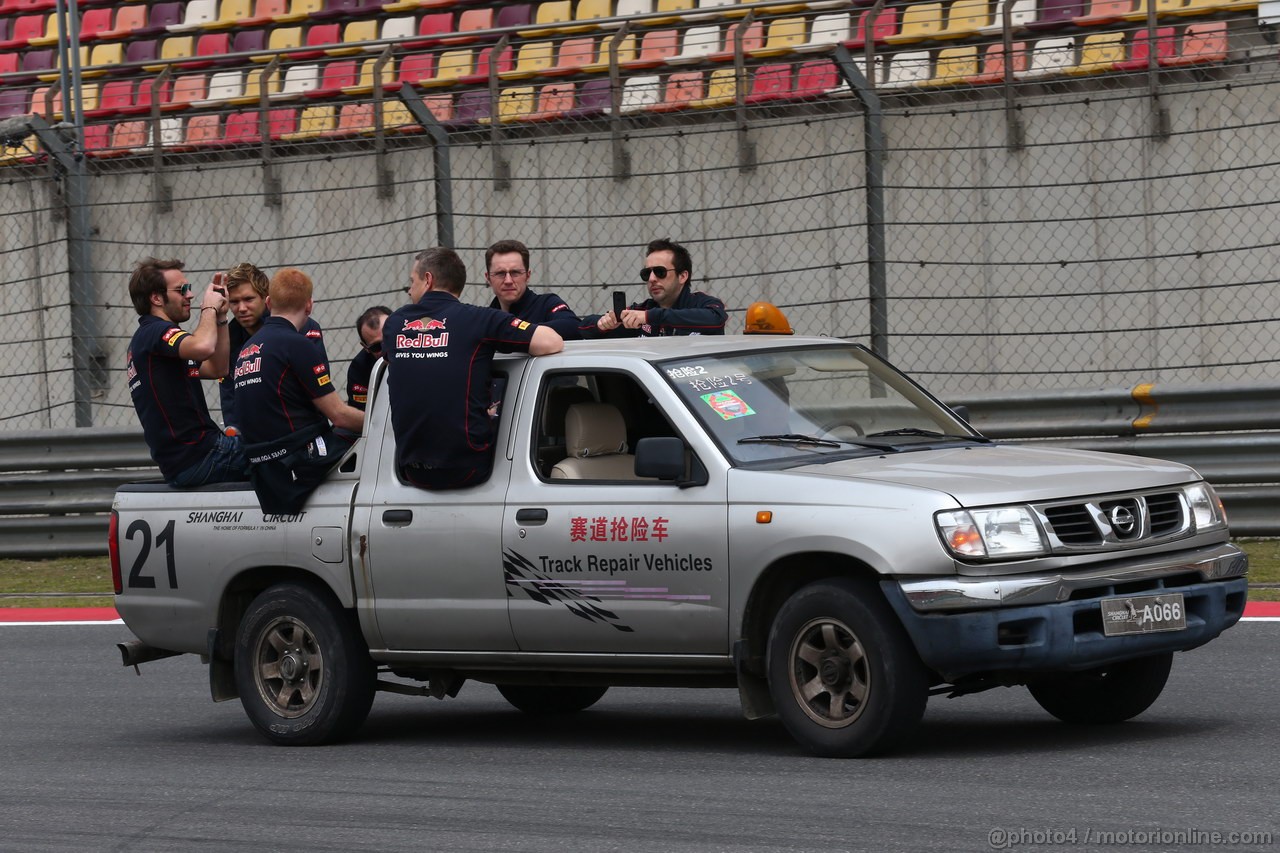 GP CINA, 11.04.2013- Jean-Eric Vergne (FRA) Scuderia Toro Rosso STR8 