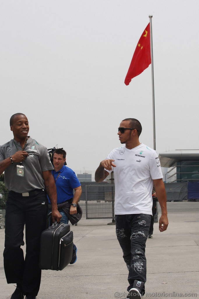 GP CINA, 11.04.2013- Lewis Hamilton (GBR) Mercedes AMG F1 W04